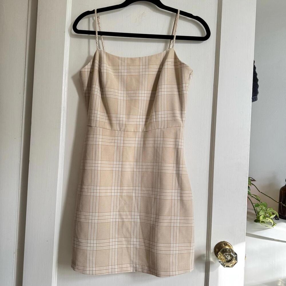 Aritzia Wilfred Isabelle 90s Check Mini Dress - Picture 3 of 10